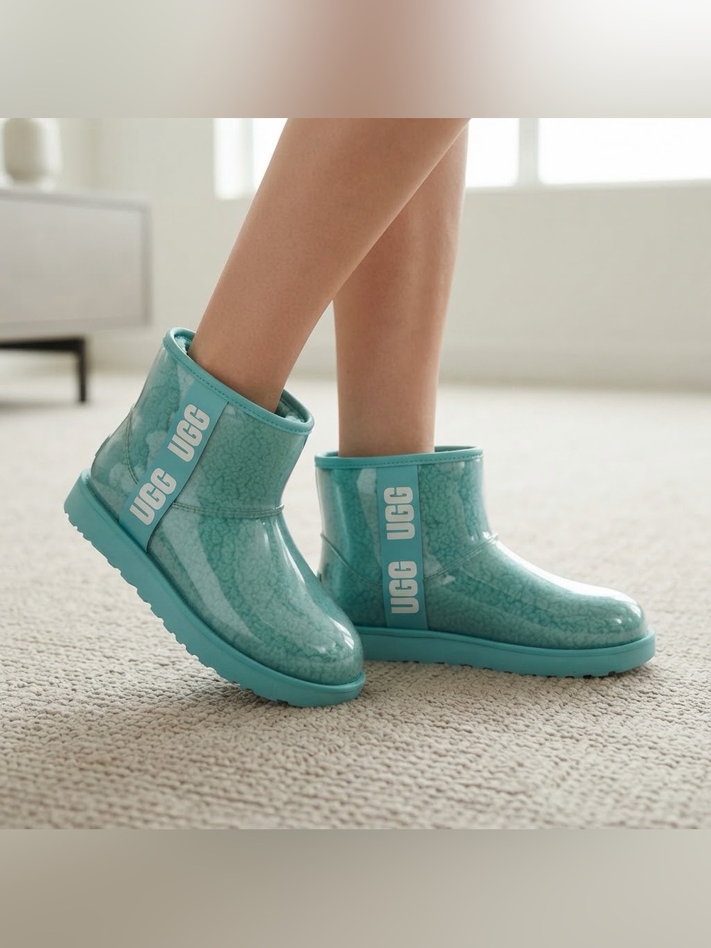 UGG Classic Clear Mini Boots Women’s Size 8 Tide Pool Turquoise Waterproof